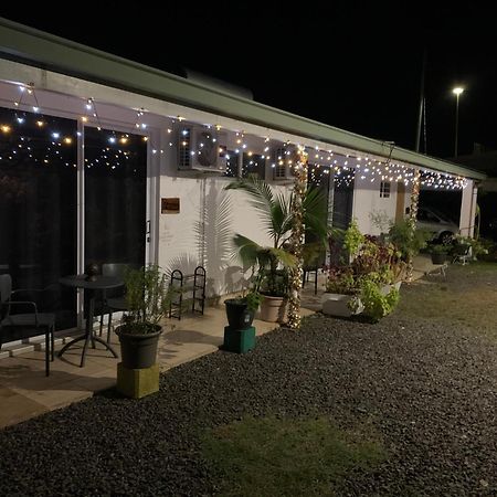 A Tomo Mai Homestay, Close To Airport, Private Bathroom Free Parking And Wifi With High Connection And Breakfast Optional 파페에테 외부 사진