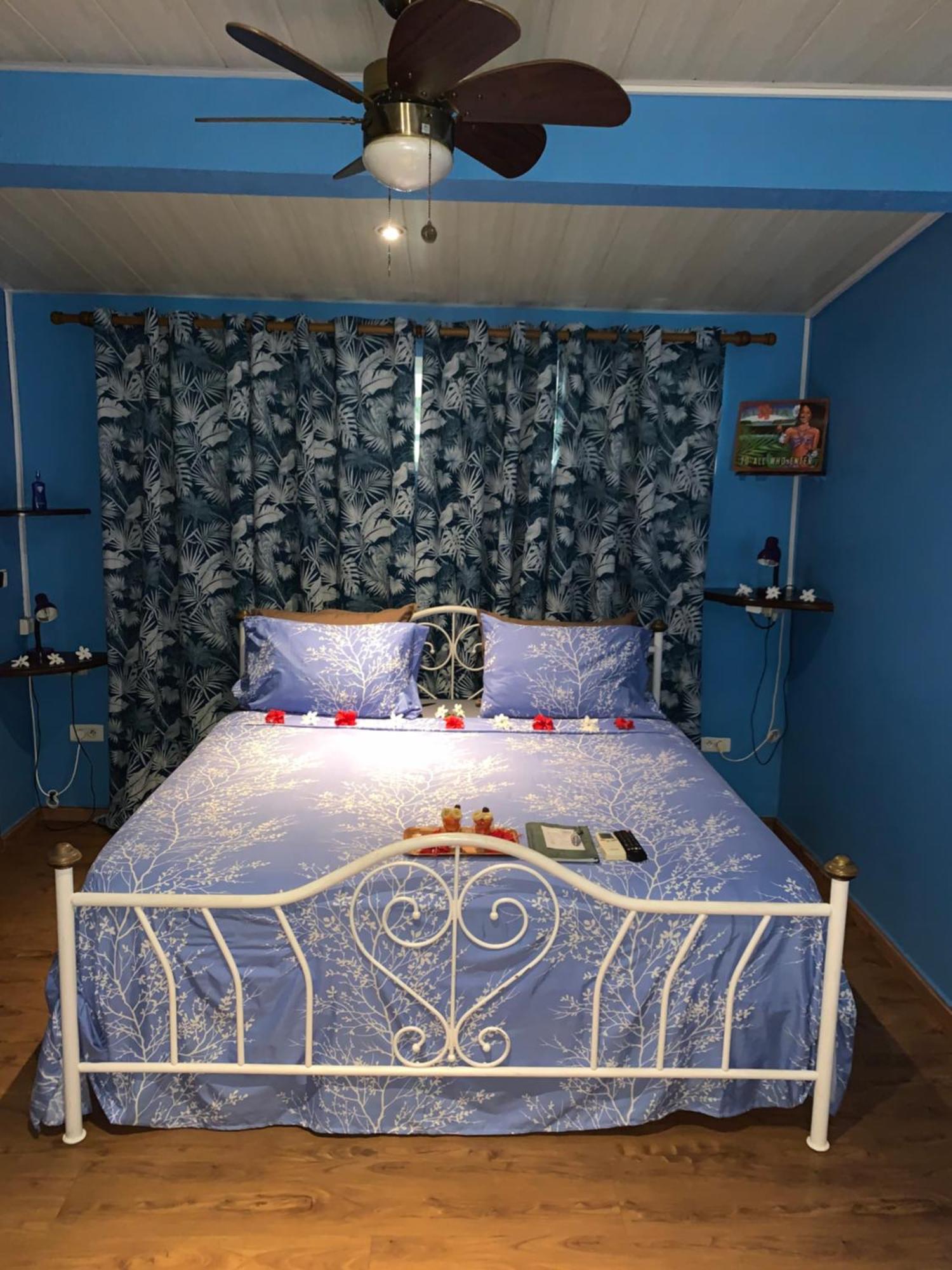 A Tomo Mai Homestay, Close To Airport, Private Bathroom Free Parking And Wifi With High Connection And Breakfast Optional 파페에테 외부 사진