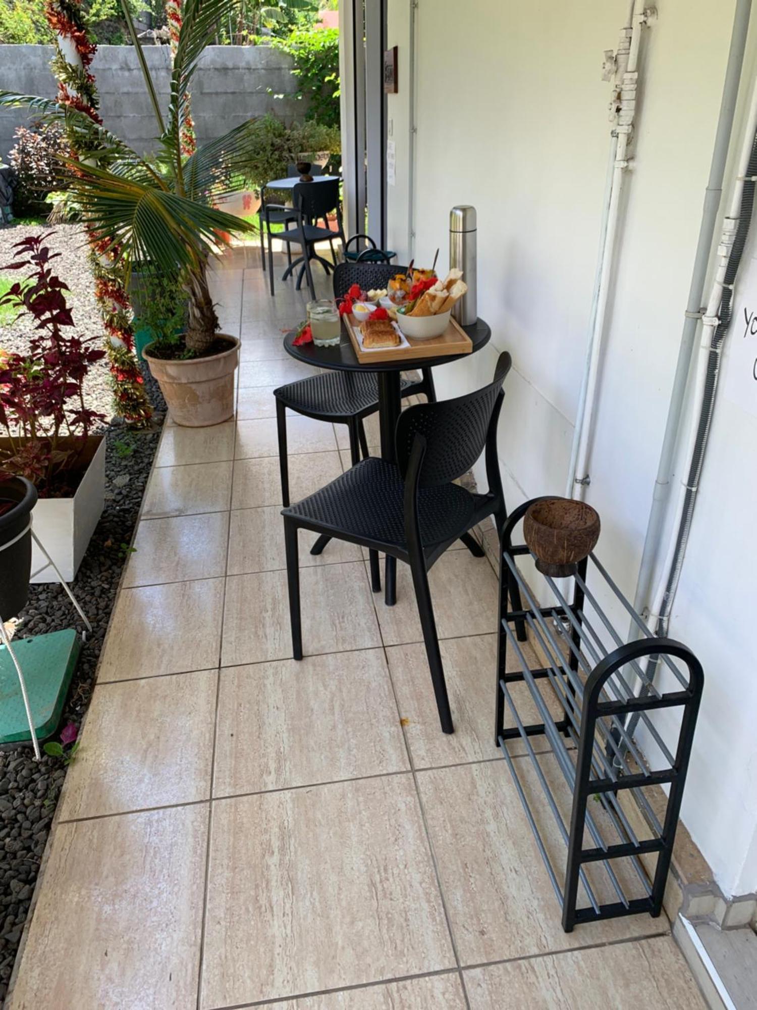 A Tomo Mai Homestay, Close To Airport, Private Bathroom Free Parking And Wifi With High Connection And Breakfast Optional 파페에테 외부 사진