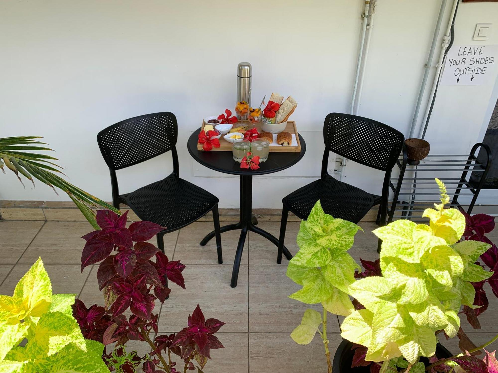 A Tomo Mai Homestay, Close To Airport, Private Bathroom Free Parking And Wifi With High Connection And Breakfast Optional 파페에테 외부 사진