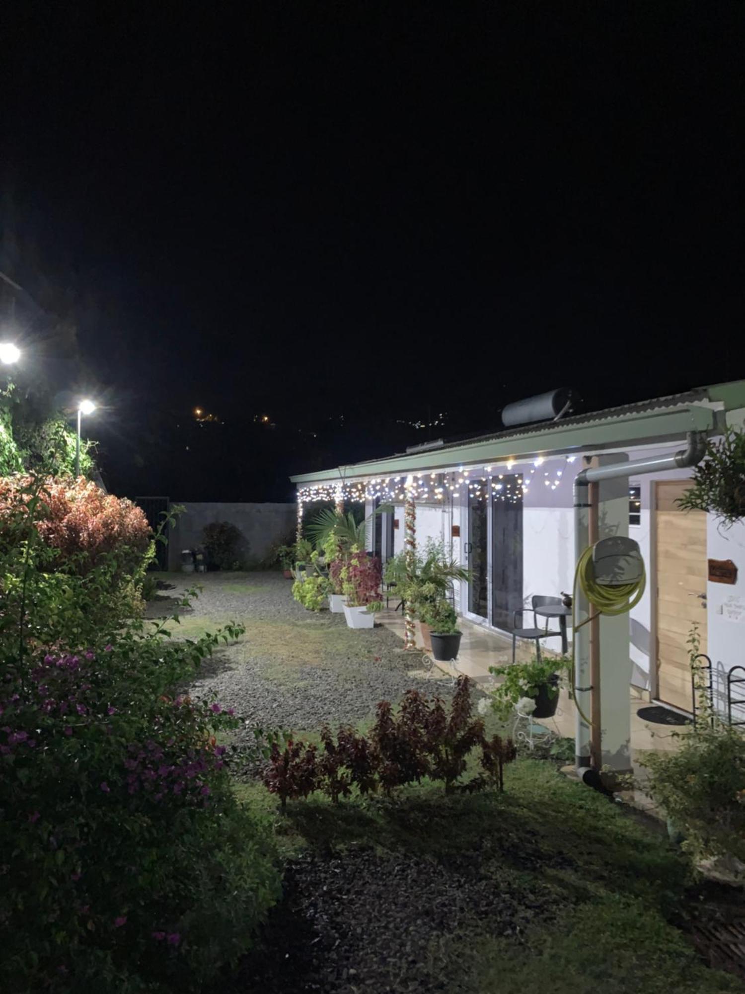 A Tomo Mai Homestay, Close To Airport, Private Bathroom Free Parking And Wifi With High Connection And Breakfast Optional 파페에테 외부 사진